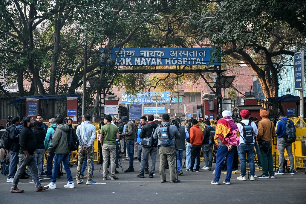 Stampede at New Delhi Railway Station Leaves at Least 18 Dead as Devotees Rush to Kumbh Mela