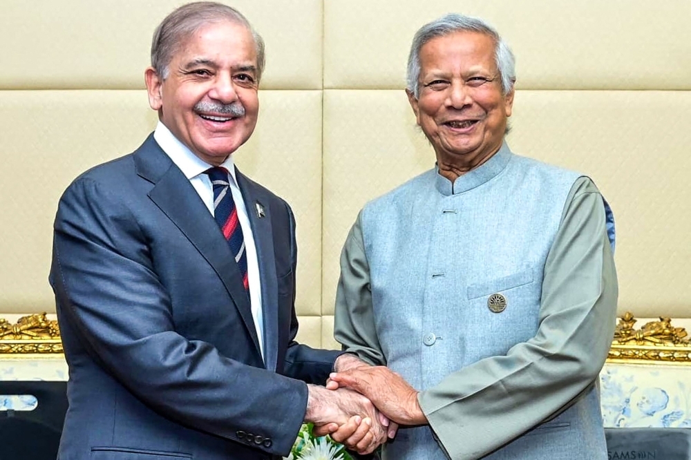 Pakistan’s Top Diplomat Visits Bangladesh for the First Time in Over a Decade — As Dhaka Redefines Its Alliances