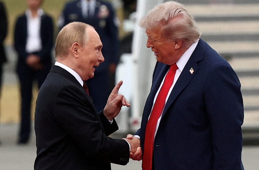 Trump Urges Zelenskiy to 'Make a Deal' as Putin Demands More of Ukraine