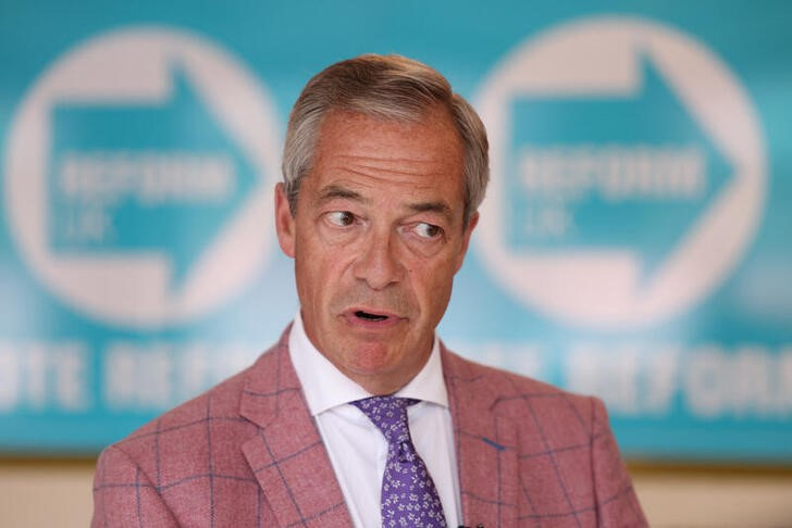 Farage’s Reform UK Proposes Stricter Residency Rules in Bid to Curb Immigration
