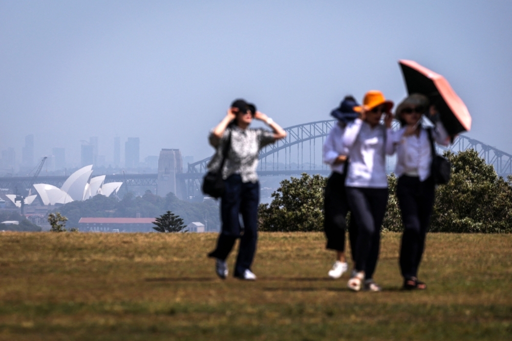 Record Heat and Gale-Force Winds Intensify Wildfires Across Australia and New Zealand