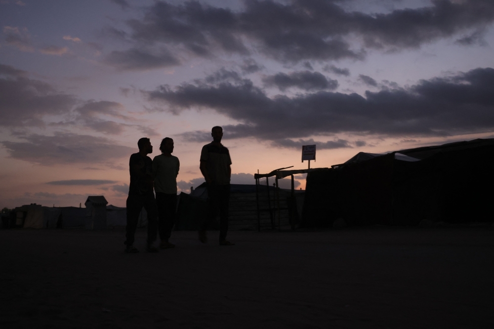 Humanity Finds a Glimmer of Hope: Israel and Hamas Agree to Landmark Ceasefire & Hostage Exchange Deal Backed by Trump