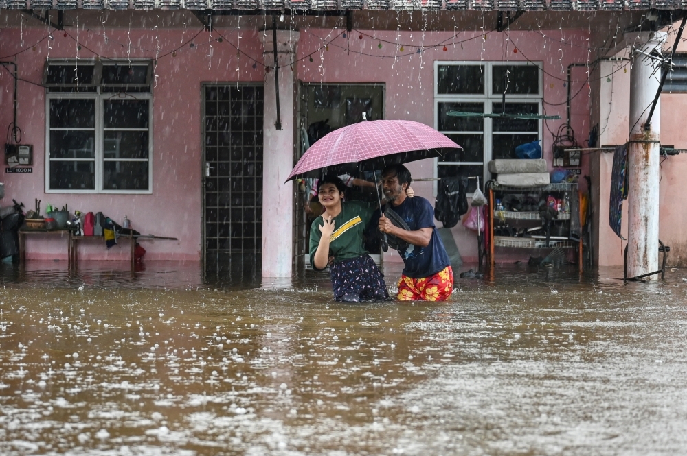 Malaysia Braces for Rare Tropical Storm ‘Senyar’: Updated Warnings as Heavy Rain, Strong Winds and Flood Risks Loom