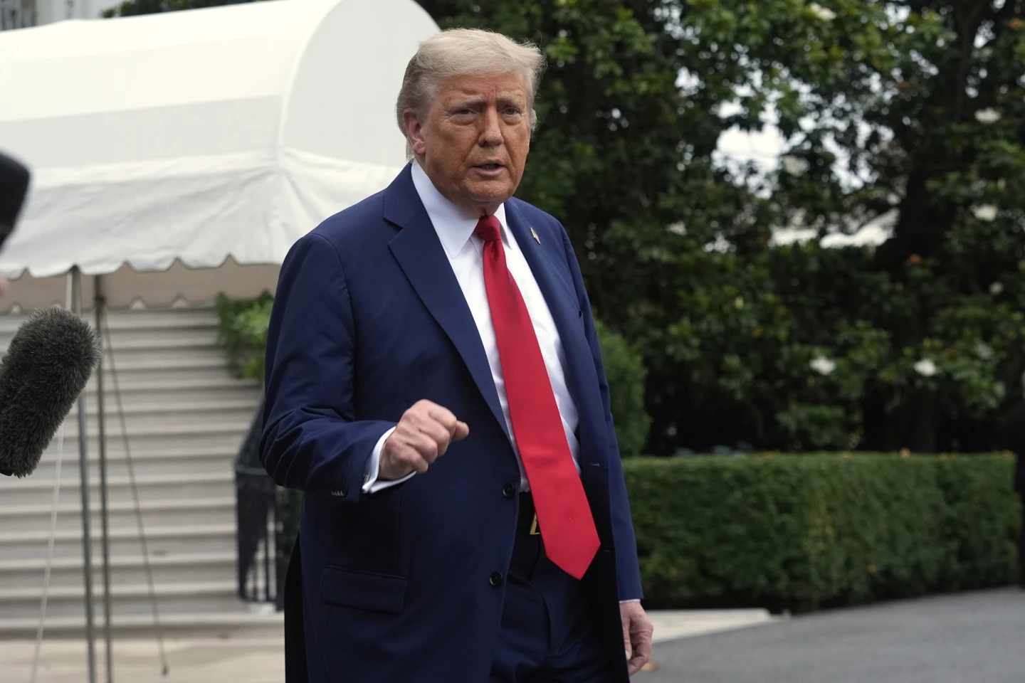 Trump Set to Broaden Travel Ban to 30 Countries After Washington Shooting as Restrictions Tighten