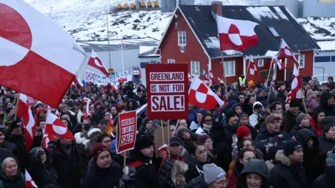 European Leaders Push Back as Trump Threatens Tariffs Over Greenland Dispute