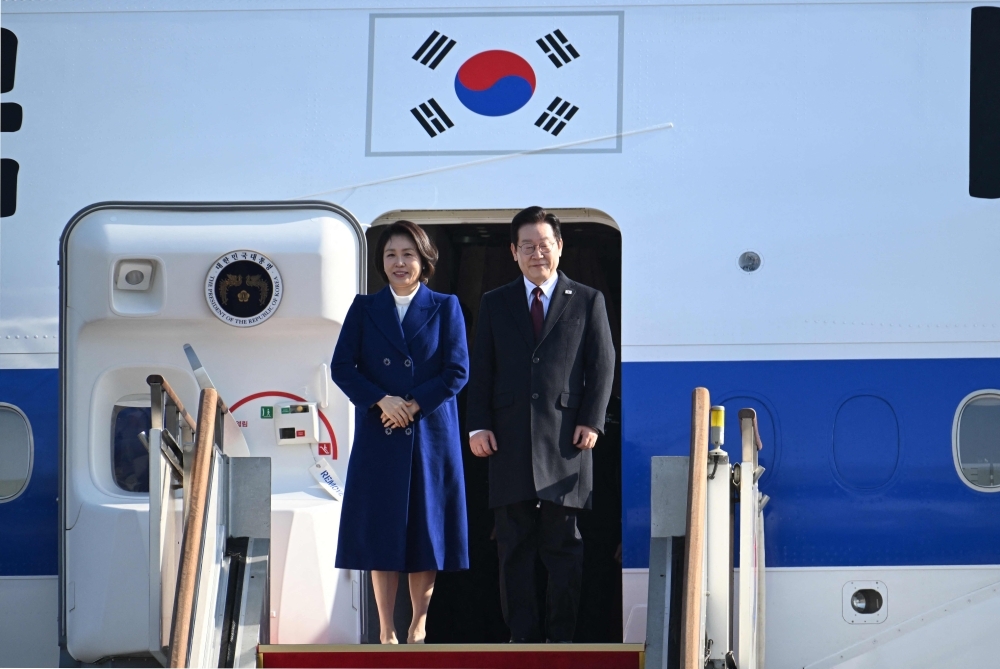 South Korean President Lee Jae Myung Visits China to Strengthen Economic Ties Amid Taiwan Tensions