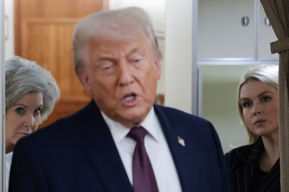 US Sends Warships Toward Iran as Trump Issues Fresh Warnings Over Nuclear Program and Protester Executions