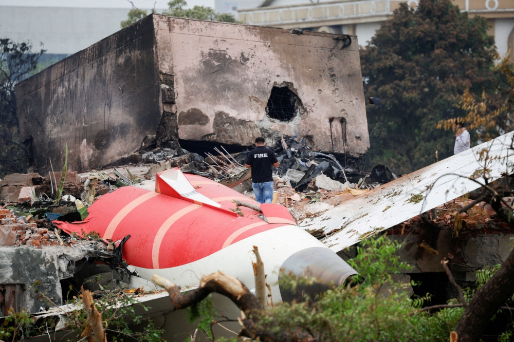 Indian pilots call for deeper probe into Air India crash, raise possibility of electrical failure