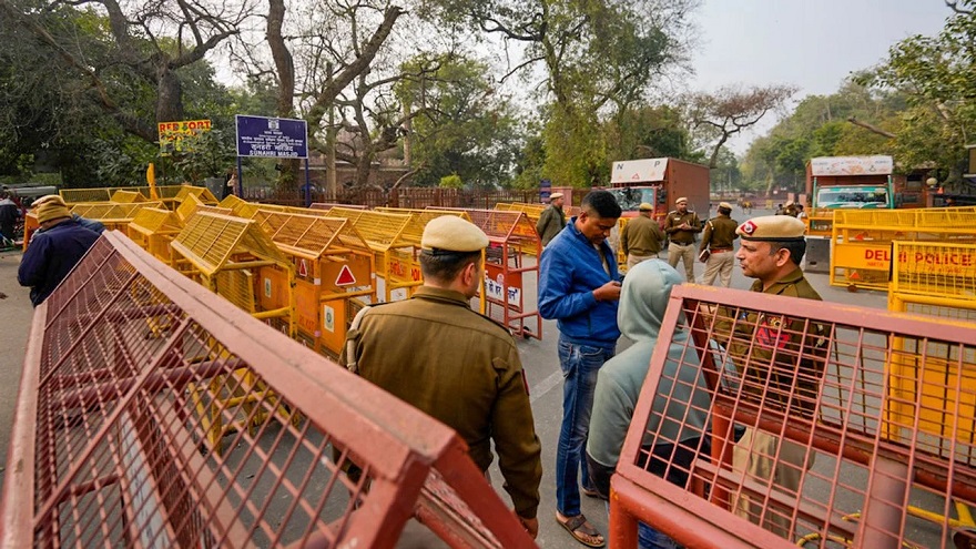 Delhi Police Detains Over 700 Protesters Seeking CEC’s Ouster